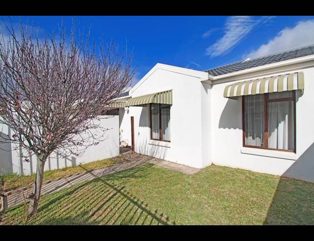 2 BEDROOM HOUSE FOR SALE IN FISH HOEK